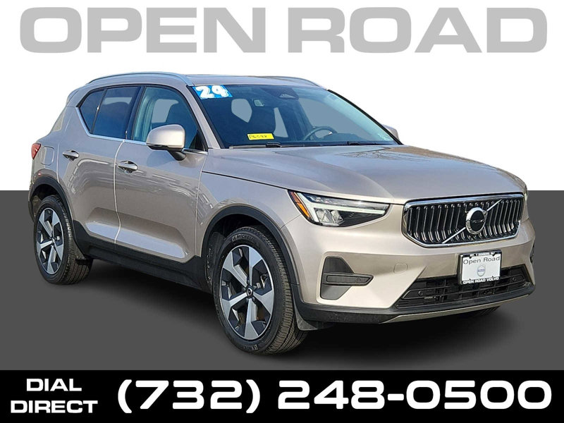 Certified 2024 Volvo XC40 B5 Core w/ Climate Package image 1