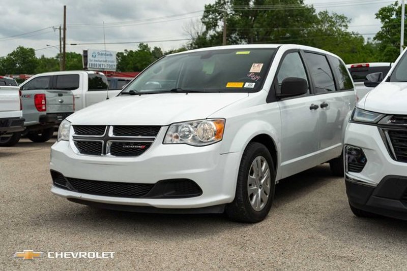 Used 2020 Dodge Grand Caravan SE w/ UConnect Hands-Free Group image 1