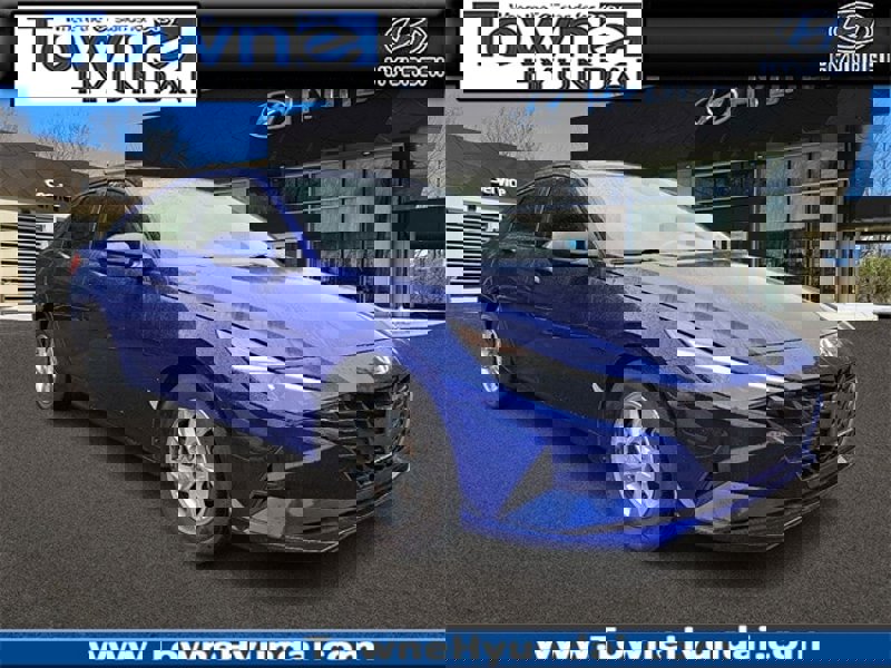 Certified 2023 Hyundai Elantra SE image 1