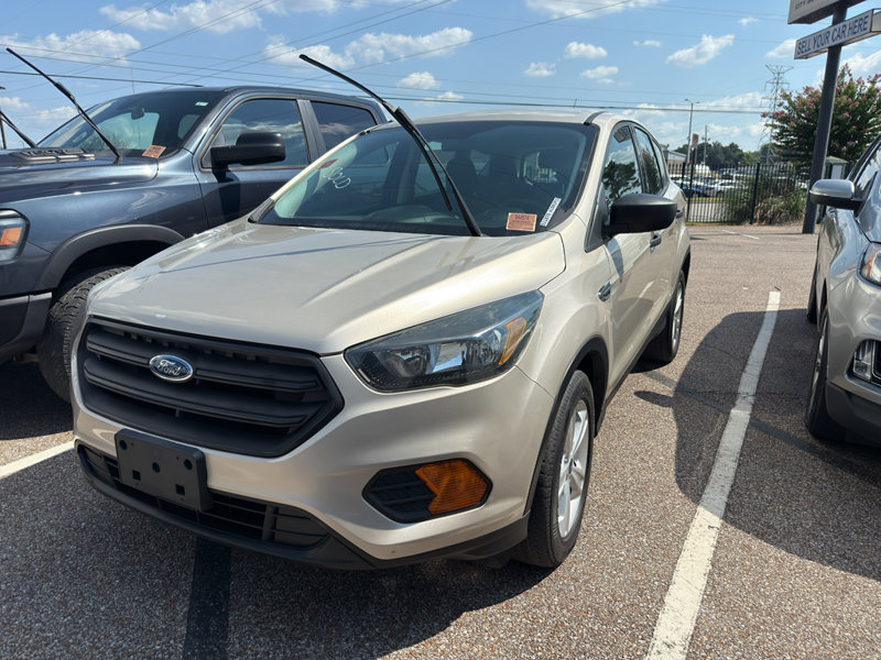 Used 2018 Ford Escape S image 1