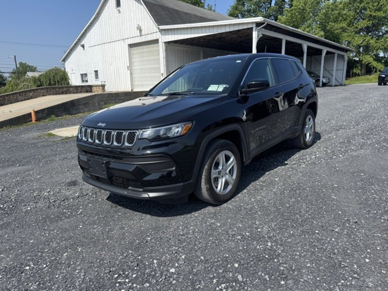 Used 2023 Jeep Compass Sport image 1