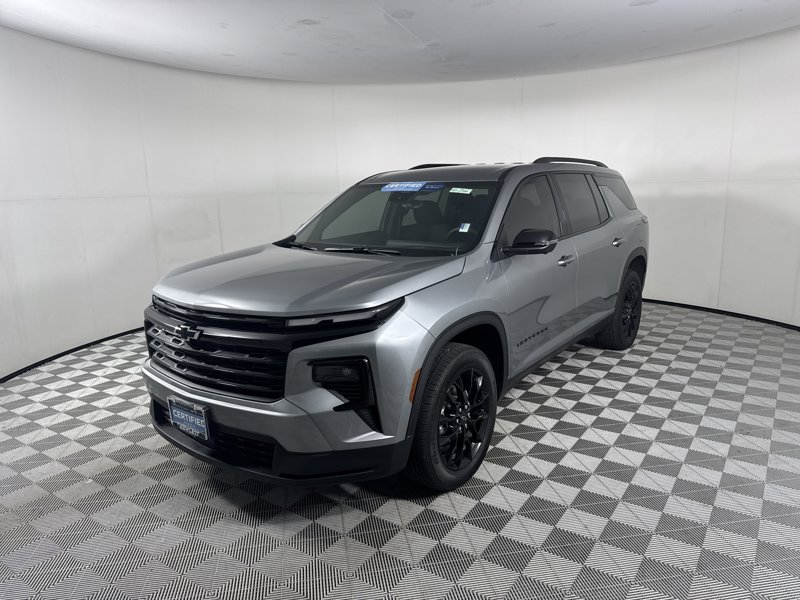 Certified 2025 Chevrolet Traverse LT w/ Midnight/Sport Edition image 1