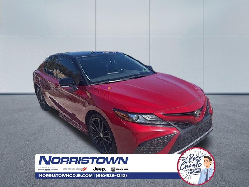 Used 2021 Toyota Camry XSE image 1
