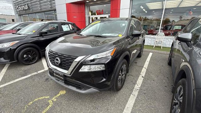 Certified 2023 Nissan Rogue SV image 1