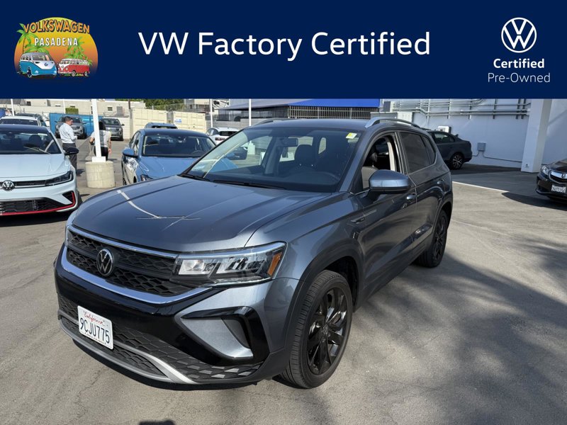 Certified 2022 Volkswagen Taos SE image 1