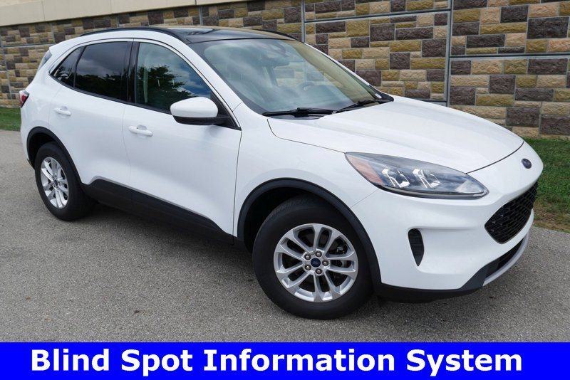 Used 2020 Ford Escape SE image 1