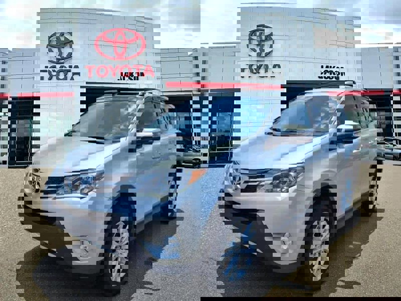 Used 2015 Toyota RAV4 Limited image 1