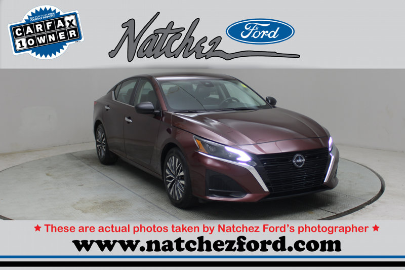Used 2024 Nissan Altima 2.5 SV image 1