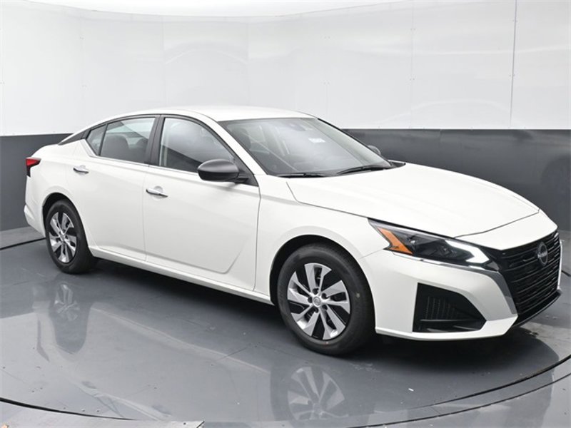 Certified 2025 Nissan Altima 2.5 S image 1