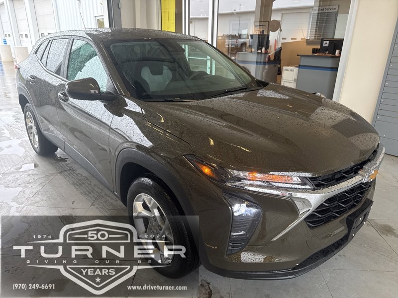Used 2024 Chevrolet Trax LS w/ LS Convenience Package image 1