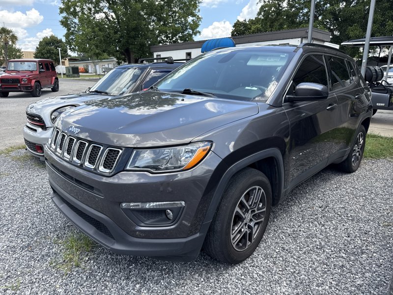 Used 2017 Jeep Compass Latitude w/ Popular Equipment Group image 1