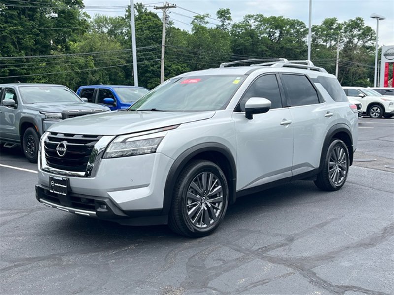 Certified 2022 Nissan Pathfinder SL image 1
