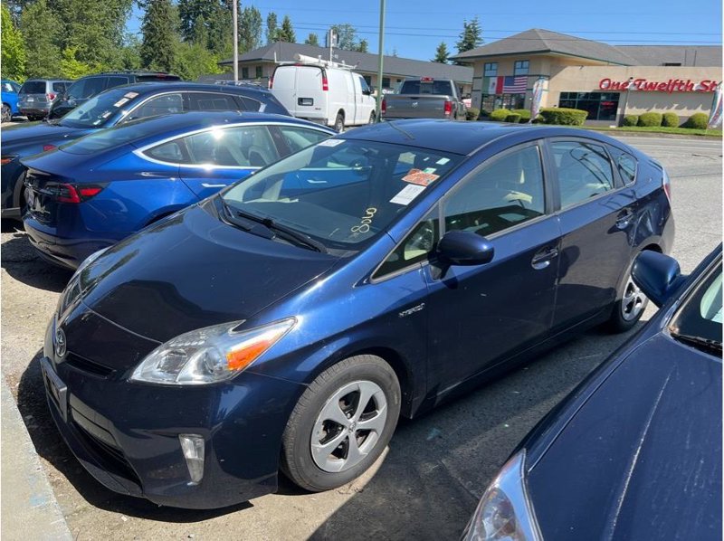 Used 2015 Toyota Prius Two image 1