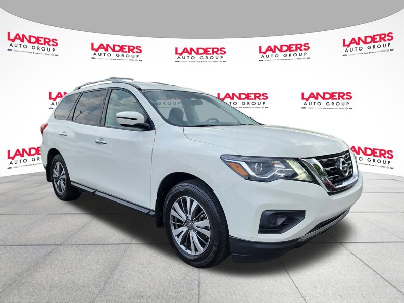 Used 2020 Nissan Pathfinder S image 1