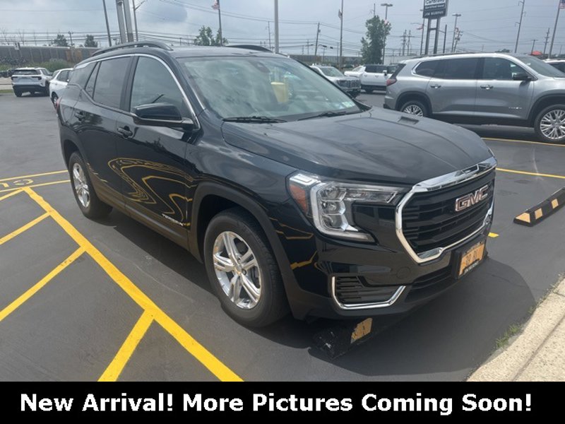 Certified 2022 GMC Terrain SLE w/ Driver Convenience Package image 1