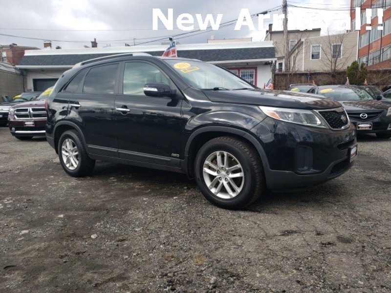 Used 2015 Kia Sorento LX image 1