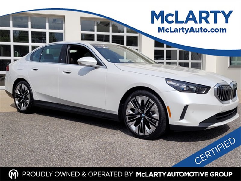 Certified 2024 BMW 530i xDrive image 1