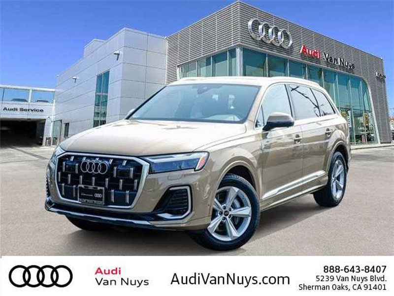 Certified 2025 Audi Q7 2.0T Premium image 1