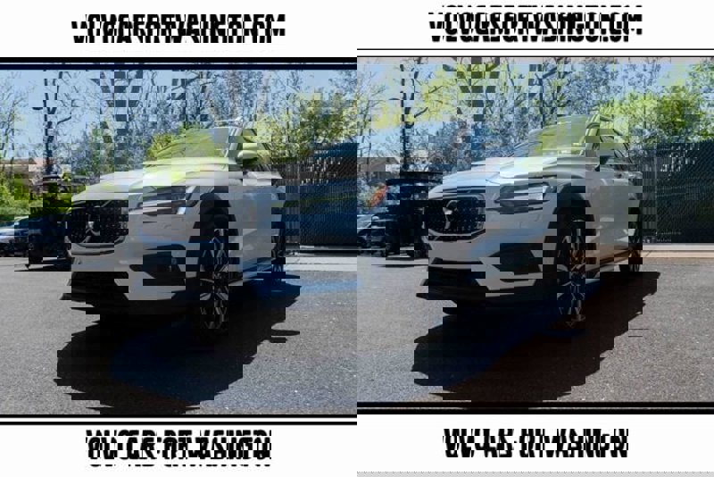 Certified 2023 Volvo V60 B5 Cross Country Ultimate image 1