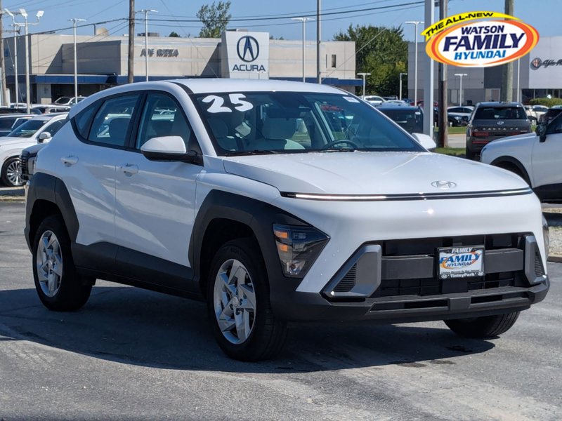 Certified 2025 Hyundai Kona SE image 1