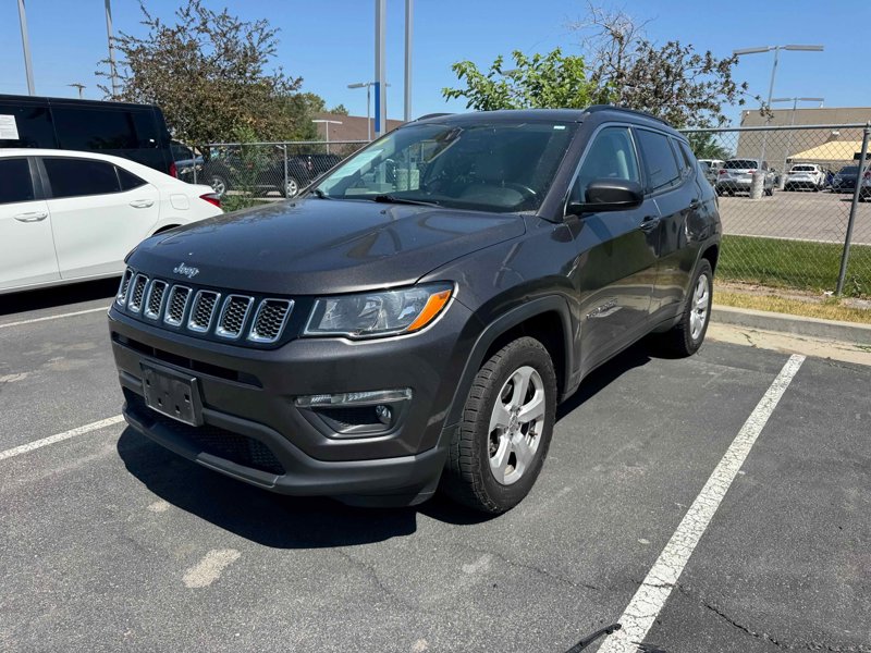 Used 2019 Jeep Compass Latitude image 1