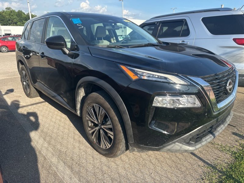 Used 2023 Nissan Rogue SV image 1