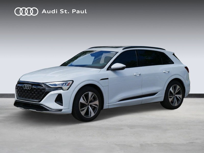 Certified 2024 Audi Q8 e-tron Premium image 1