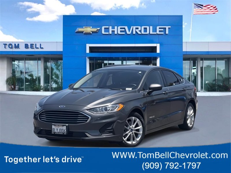 Used 2019 Ford Fusion SE image 1