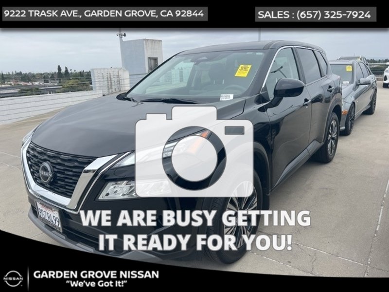 Certified 2023 Nissan Rogue SV image 1