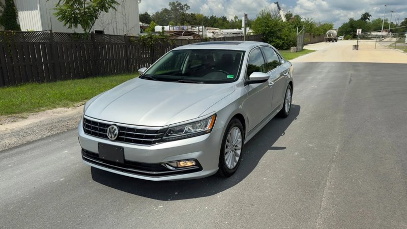 Used 2017 Volkswagen Passat 1.8T SE w/ SE Lighting Package image 1