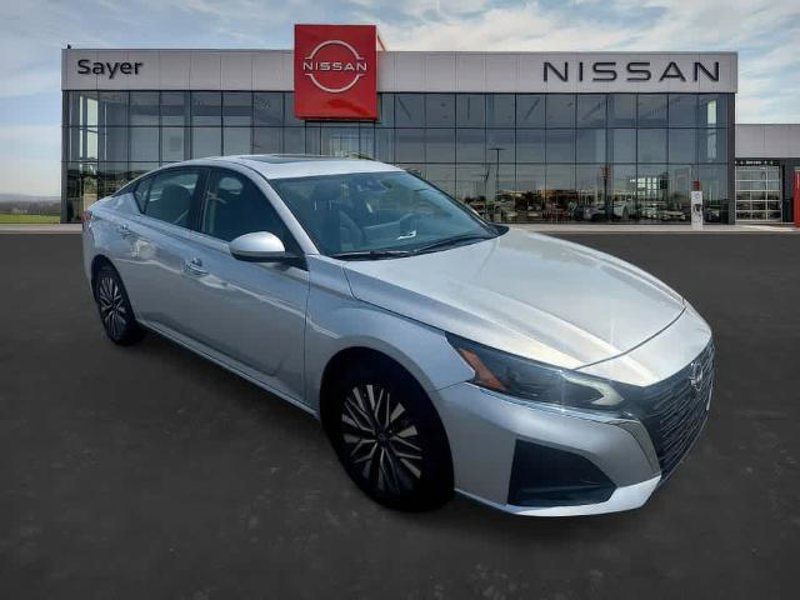 Certified 2024 Nissan Altima 2.5 SV image 1
