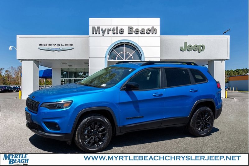 Certified 2023 Jeep Cherokee Altitude Lux image 1