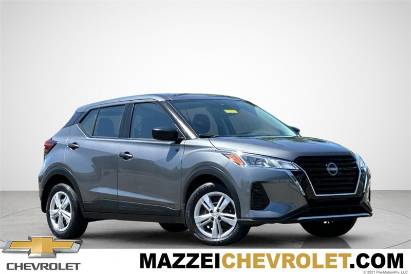 Used 2024 Nissan Kicks S image 1