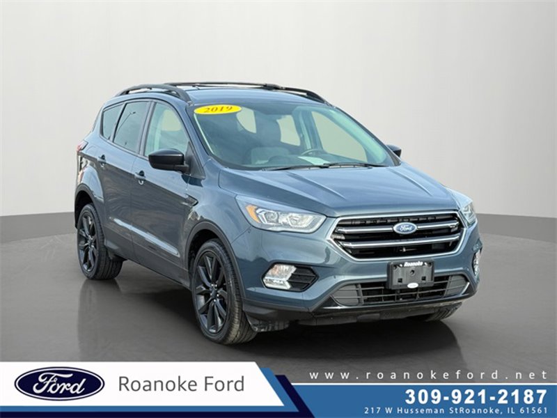 Used 2019 Ford Escape SE image 1