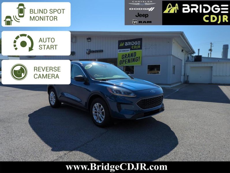 Used 2022 Ford Escape SE w/ Cold Weather Package image 1