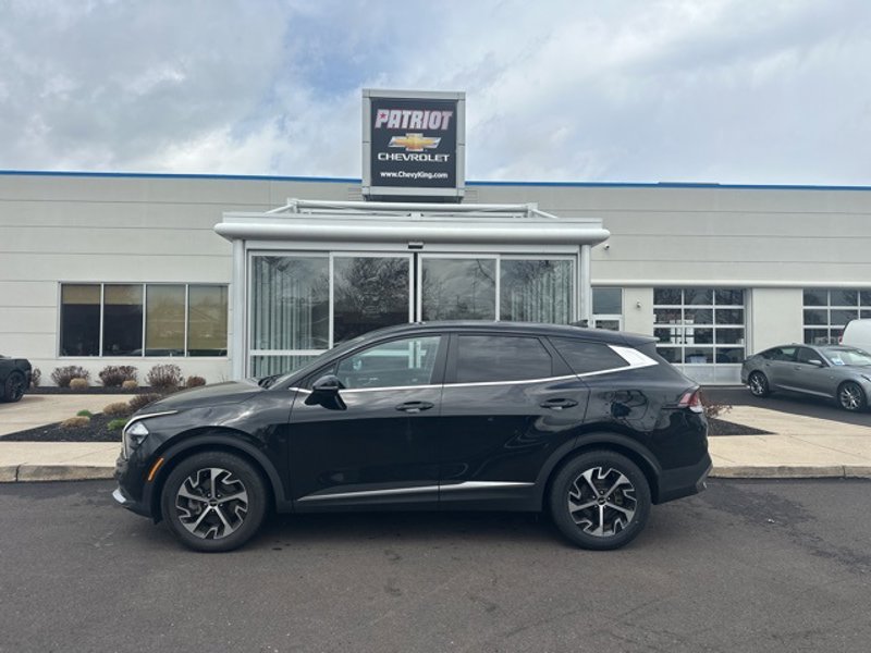 Used 2023 Kia Sportage EX image 1