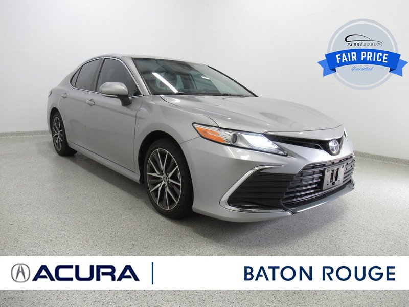 Used 2022 Toyota Camry SE image 1