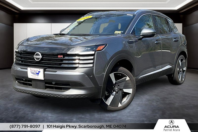 Used 2025 Nissan Kicks SR image 1