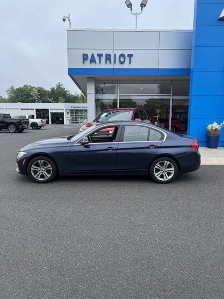 Used 2017 BMW 330i xDrive Sedan image 1