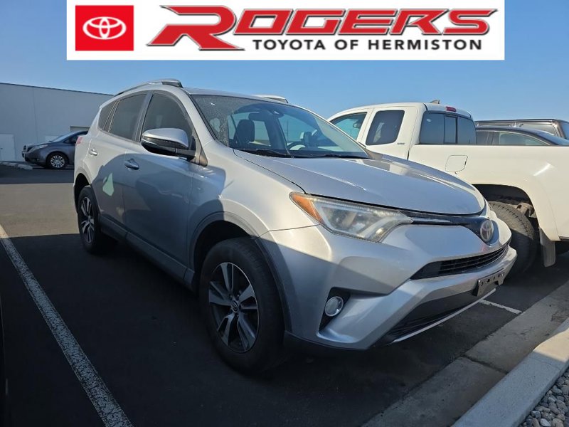 Used 2017 Toyota RAV4 XLE image 1