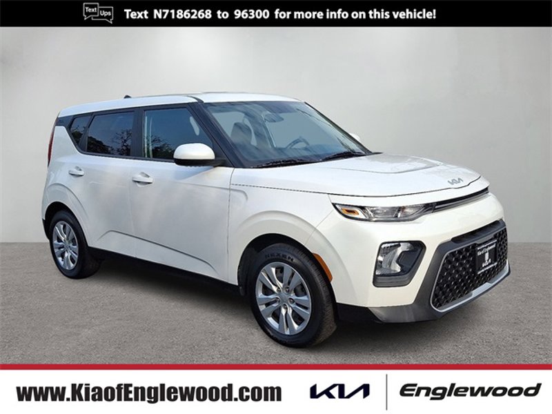 Certified 2022 Kia Soul LX image 1