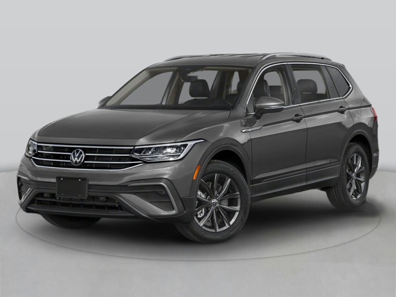 Used 2023 Volkswagen Tiguan SE image 1