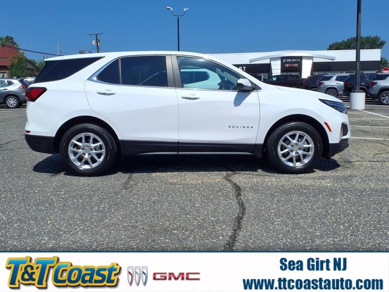 Certified 2022 Chevrolet Equinox LT image 1