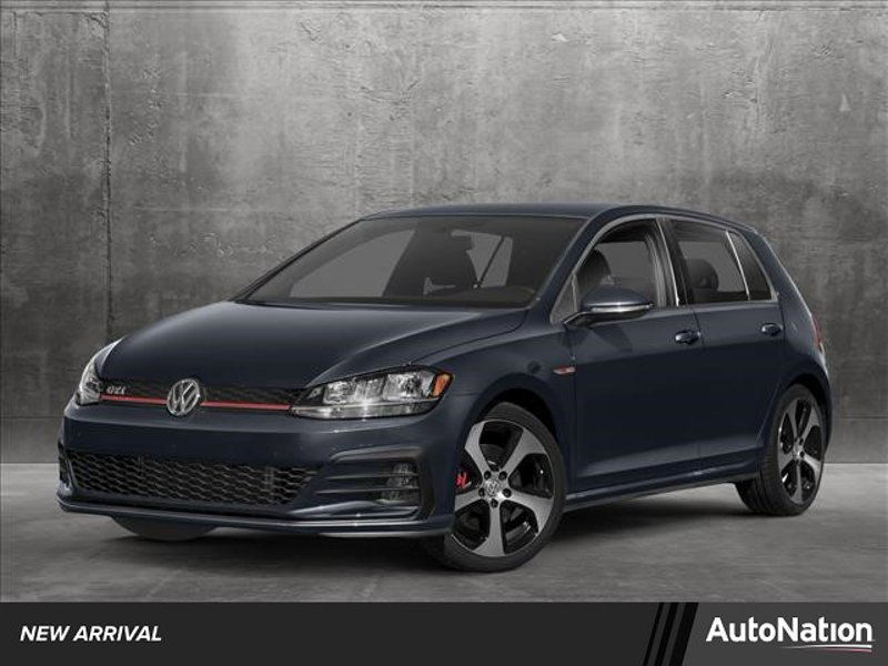 Used 2019 Volkswagen Golf S image 1