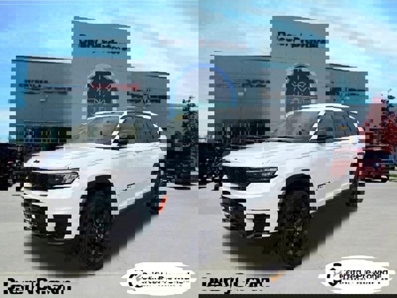 Certified 2021 Jeep Grand Cherokee L Laredo image 1