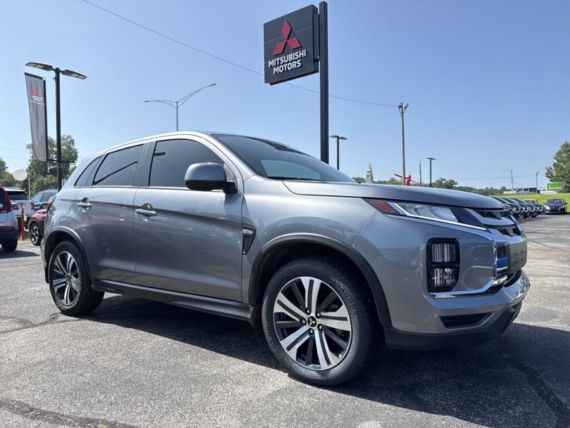 Used 2023 Mitsubishi Outlander Sport AWD image 1