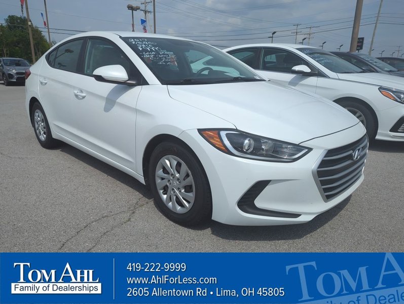 Used 2017 Hyundai Elantra SE image 1