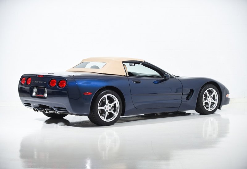 Used 2001 Chevrolet Corvette Convertible w/ Preferred Equipment Group2 image 1