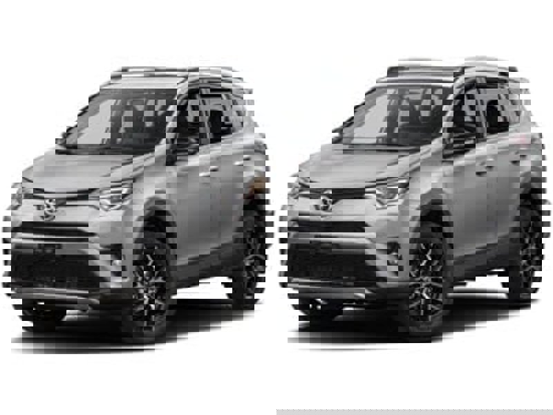 Used 2017 Toyota RAV4 SE image 1