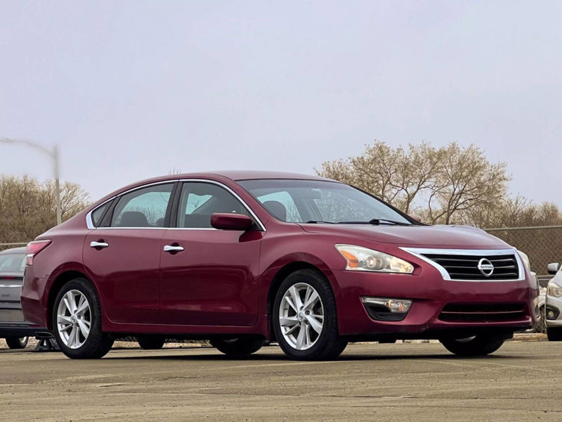 Used 2013 Nissan Altima 2.5 SV image 1